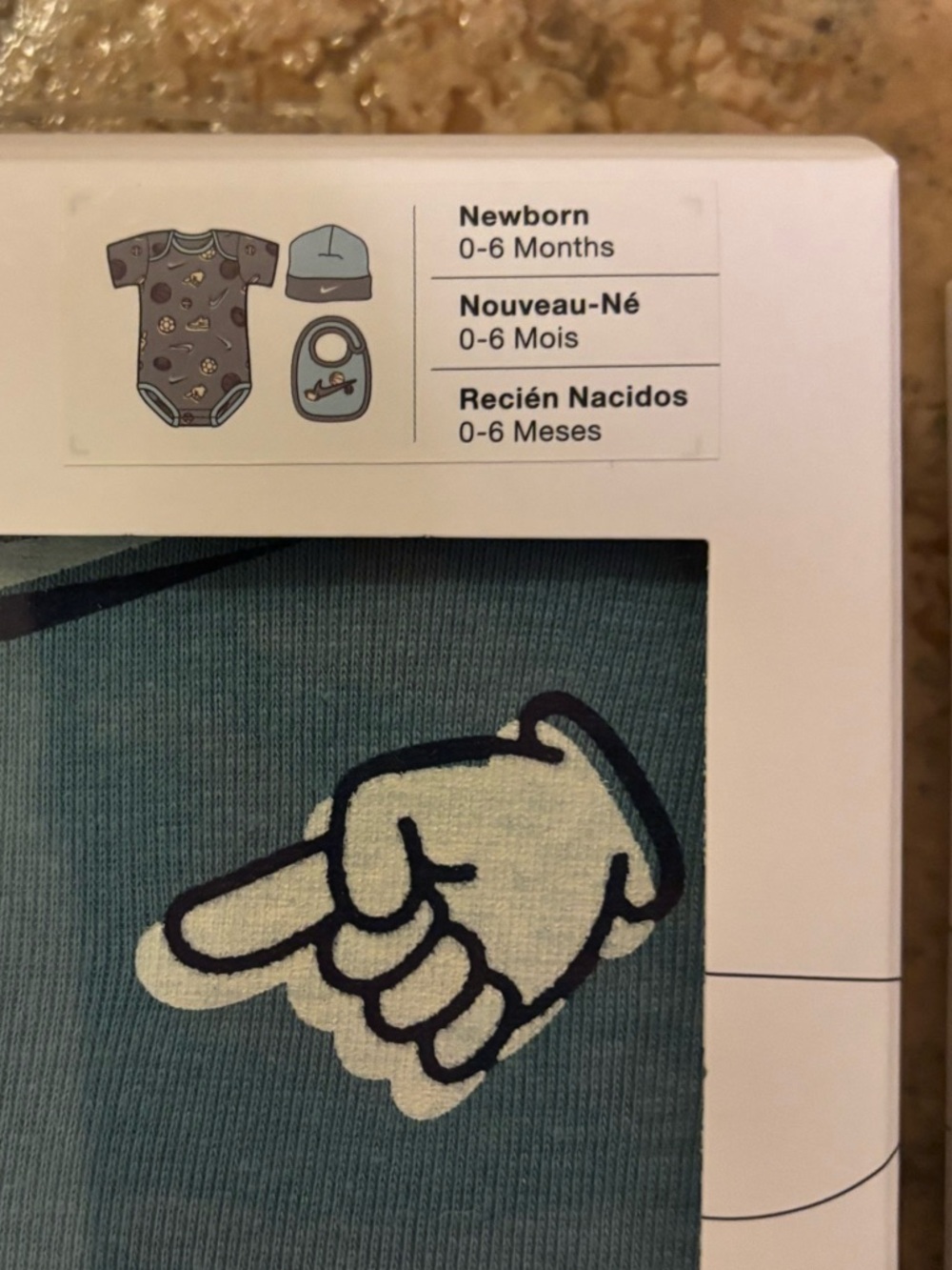 NWT *Bundle of 2* Nike infants boxed onesie gift sets size 0-6m - Picture 2 of 7